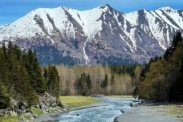 a snow covered mountain